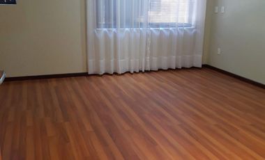 Venta de Casa en Esquina en Sendero de los Pinos – Espaciosa y Moderna