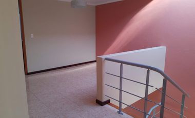 Venta de Casa en Esquina en Sendero de los Pinos – Espaciosa y Moderna