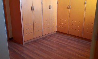 Venta de Casa en Esquina en Sendero de los Pinos – Espaciosa y Moderna