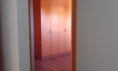 Venta de Casa en Esquina en Sendero de los Pinos – Espaciosa y Moderna