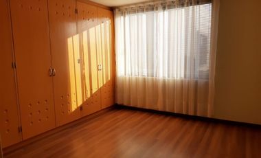Venta de Casa en Esquina en Sendero de los Pinos – Espaciosa y Moderna