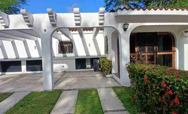 Hermosa Casa en Ixtapa... Club de golf