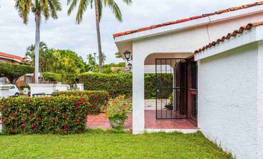 Hermosa Casa en Ixtapa... Club de golf