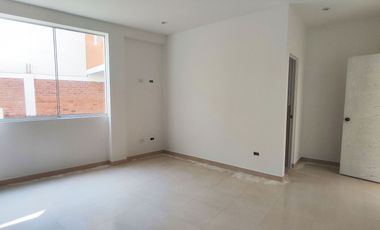 CASA DE 3 DUPLEX EN VENTA 623 M2 URB. VILLA TOLEDO - CIENEGUILLA