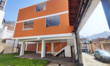 CASA DE 3 DUPLEX EN VENTA 623 M2 URB. VILLA TOLEDO - CIENEGUILLA