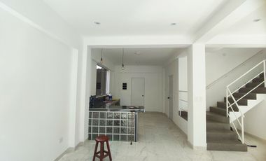 CASA DE 3 DUPLEX EN VENTA 623 M2 URB. VILLA TOLEDO - CIENEGUILLA