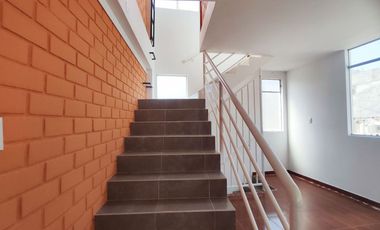 CASA DE 3 DUPLEX EN VENTA 623 M2 URB. VILLA TOLEDO - CIENEGUILLA