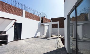 CASA DE 3 DUPLEX EN VENTA 623 M2 URB. VILLA TOLEDO - CIENEGUILLA