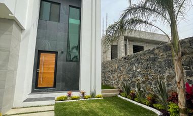 Increíble oportunidad de adquirir esta hermosa casa en fraccionamiento De Oaxtepec