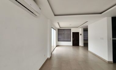 la Joya, Renta de casa de estreno 3 dormitorio con piscina