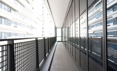 Armani Style Century Spire 16th floor