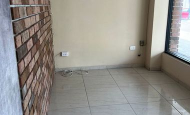 RENTA DE LOCAL EN SAN PEDRO GARZA GARCIA EN PLAZA FIESTA SAN AGUSTIN EXTERIOR
