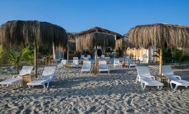 Vendo Casa/hotel Playa Punta Mero Tumbes - 1era Fila - $299,000