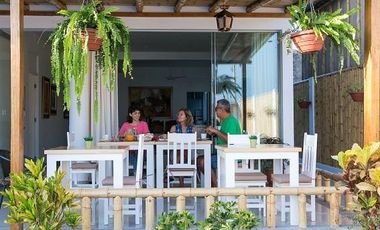 Vendo Casa/hotel Playa Punta Mero Tumbes - 1era Fila - $299,000