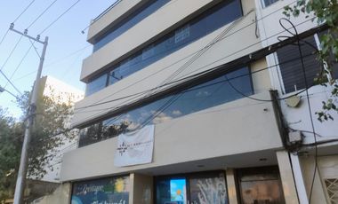 Mariano Escobedo: Local u oficina dividida en dos cuartos amplios