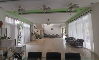 Spacious Nine Bedrooms House with Pool in Lapulapu City
