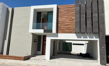 Casa en venta en Veracruz con Recamara P.B. Fracc. Palmas en Medellín de Bravo, Veracruz.