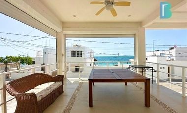 Casa en playa privada con vistas al mar