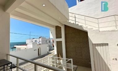 Casa en playa privada con vistas al mar
