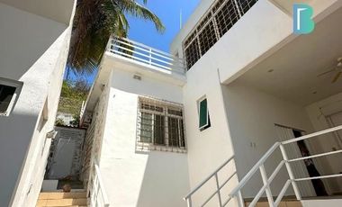 Casa en playa privada con vistas al mar
