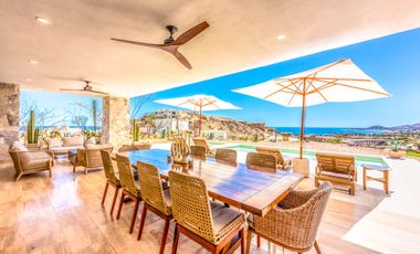 Residencia con vista al mar, jacuzzi, alberca, area de asador y  fogata, en residencial con campo de golf y club de playa en venta San Jose del Cabo.