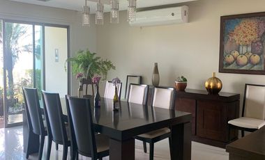 HERMOSA CASA EN VENTA CON AMPLIO JARDIN, EN FRACC COSTA DE ORO