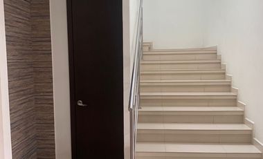 HERMOSA CASA EN VENTA CON AMPLIO JARDIN, EN FRACC COSTA DE ORO