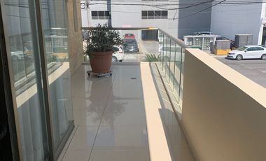 HERMOSA CASA EN VENTA CON AMPLIO JARDIN, EN FRACC COSTA DE ORO