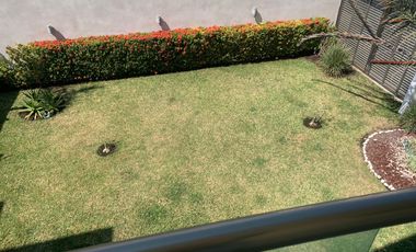 HERMOSA CASA EN VENTA CON AMPLIO JARDIN, EN FRACC COSTA DE ORO