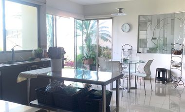 HERMOSA CASA EN VENTA CON AMPLIO JARDIN, EN FRACC COSTA DE ORO