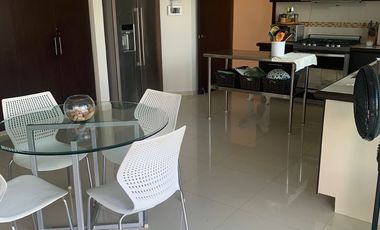 HERMOSA CASA EN VENTA CON AMPLIO JARDIN, EN FRACC COSTA DE ORO