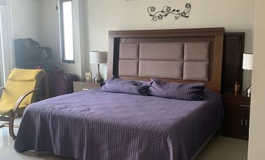 HERMOSA CASA EN VENTA CON AMPLIO JARDIN, EN FRACC COSTA DE ORO