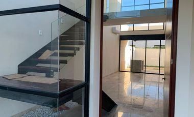 Hermosa casa en Temozón, privada Soluna