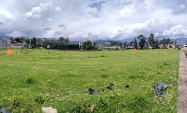 VENTA, CAYAMBE, TERRENO URBANO 1000 m2, PLANO, BIEN UBICADO.
