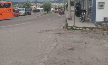 VENTA, CAYAMBE, TERRENO URBANO 1000 m2, PLANO, BIEN UBICADO.