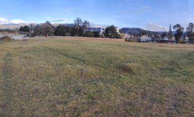 VENTA, CAYAMBE, TERRENO URBANO 1000 m2, PLANO, BIEN UBICADO.
