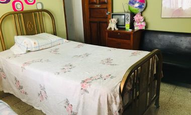 Casa de un Piso en Venta al Costado del Parque de las Madres de Portoviejo