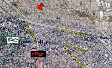 SE VENDE TERRENO CON TRES VIVIENDAS