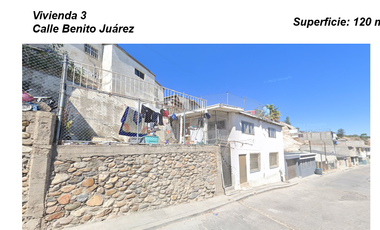 SE VENDE TERRENO CON TRES VIVIENDAS
