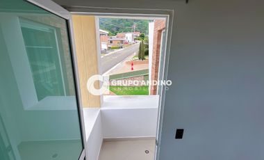 Se Vende Casa en el Condómino Terrazas de Mensulí – Piedecuesta