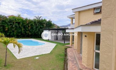 Se Vende Casa en el Condómino Terrazas de Mensulí – Piedecuesta