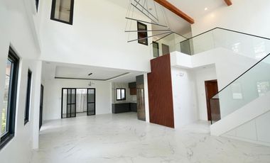 The Beautiful 2 Storey House for Sale in Orchard Golf Residences in Cavite