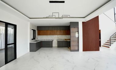 The Beautiful 2 Storey House for Sale in Orchard Golf Residences in Cavite