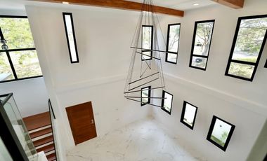 The Beautiful 2 Storey House for Sale in Orchard Golf Residences in Cavite