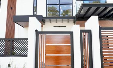 The Beautiful 2 Storey House for Sale in Orchard Golf Residences in Cavite