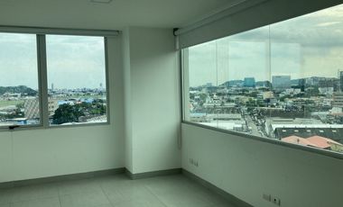 Alquiler, departamento de 3 dormitorios frente al Mall del Sol - Edificio Quo Luxury