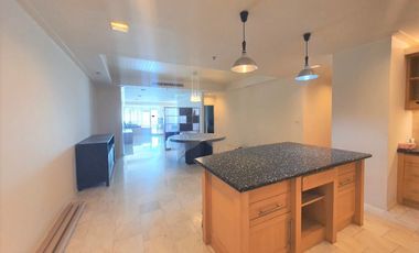 Luxury condo for sale, next to the beach, Hua Hin, 3 bedrooms, 4 bathrooms, large room, good layout, 281.0 sq m.