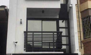 3 storey well maintained Townhouse for Sale in Grace Park West, Caloocan City