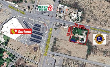 SE VENDE TERRENO CON CONSTRUCCIONES