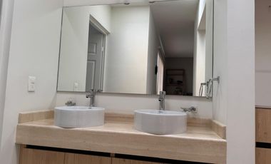 CAS EN VENTA NUEVA EN LEÓN GTO EN PRIVADO CON VIGILANCIA 24/7 EN ZONA NORTE